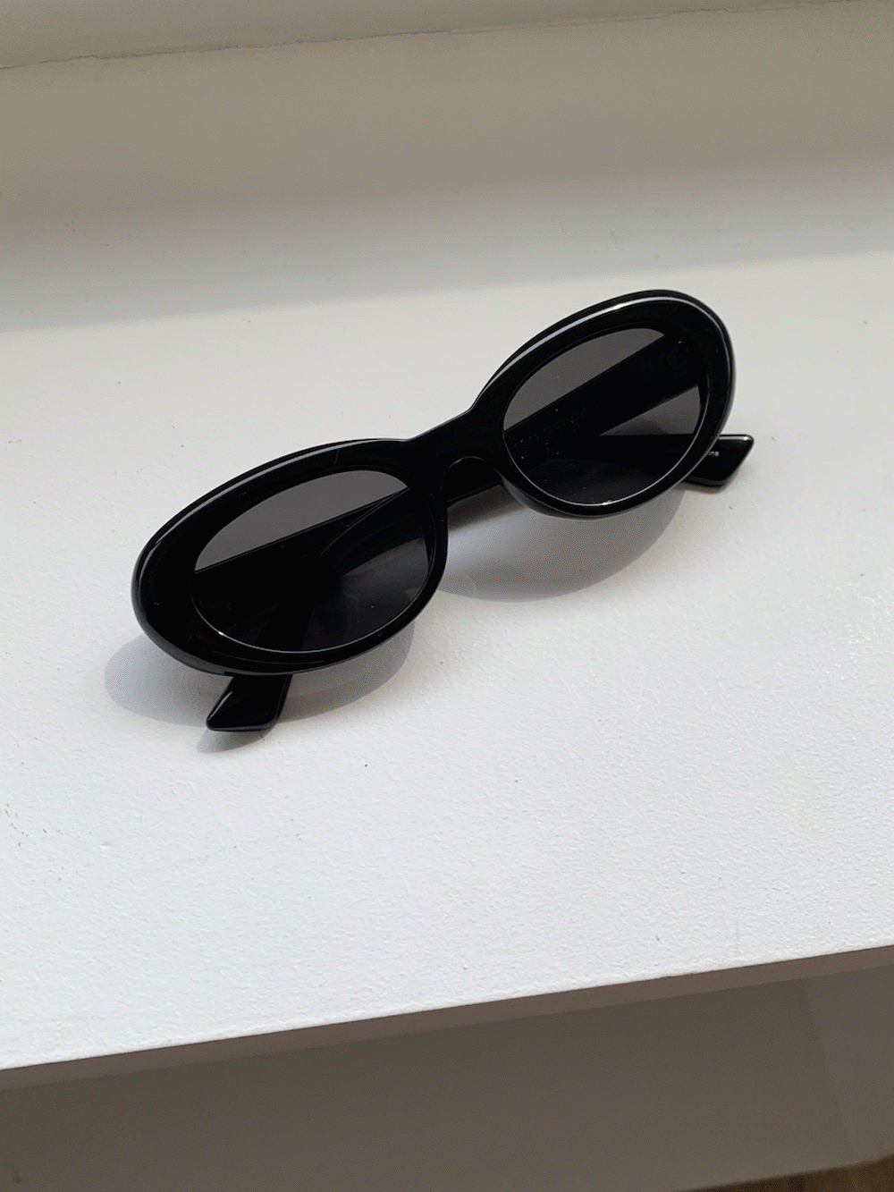 Oval sunglasses (1 col)